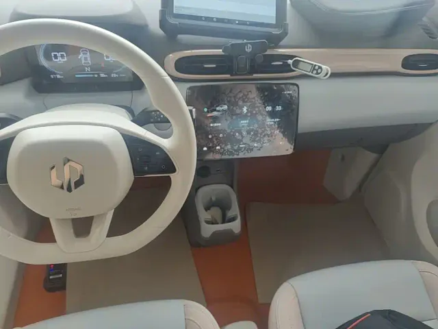 Leapmotor T03 — Фото автомобиля 9