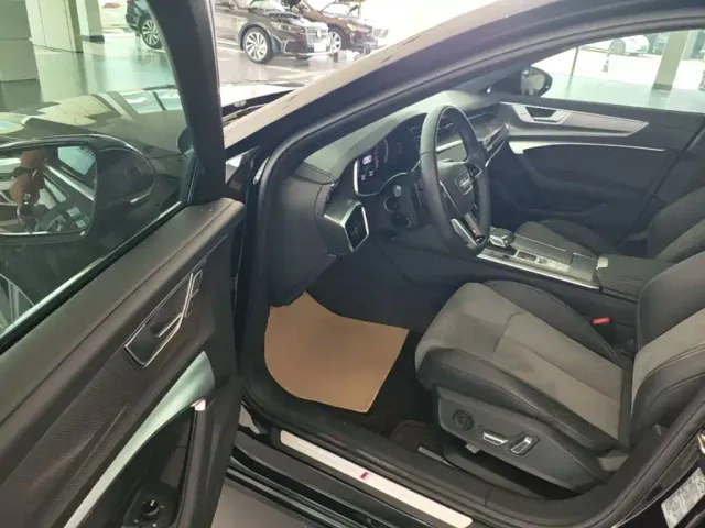 Audi A6L — Фото автомобиля 15