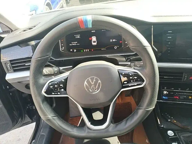 Volkswagen Passat — Фото автомобиля 10