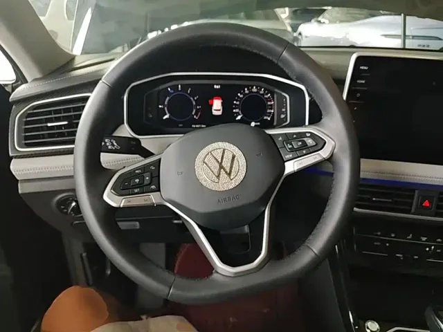Volkswagen Tayron GTE Plug-in Hybrid — Фото автомобиля 10