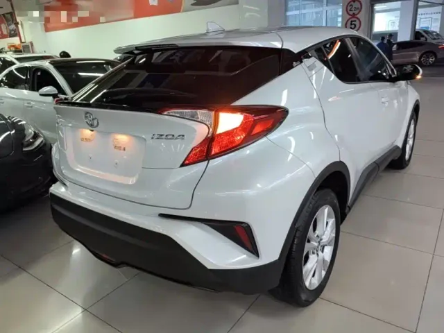 Toyota IZOA — Фото автомобиля 6