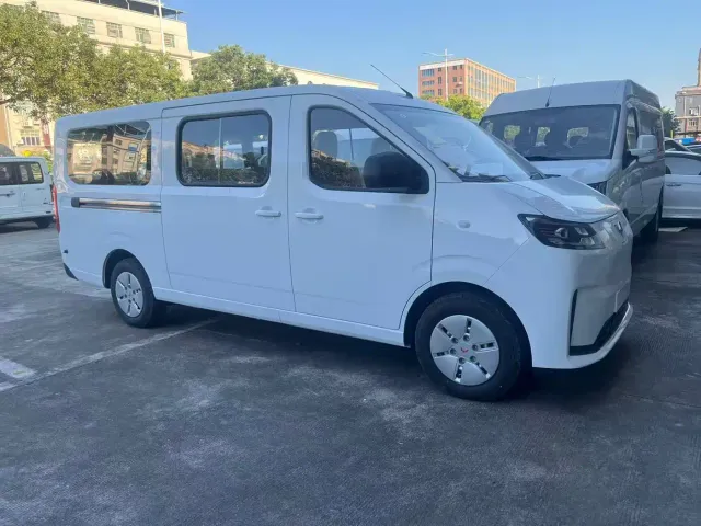Wuling Yangguang L — Фото автомобиля 7