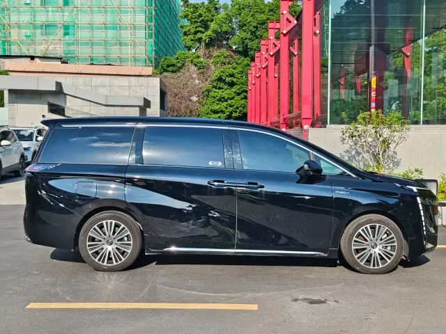 GAC Trumpchi E8 — Фото автомобиля 4