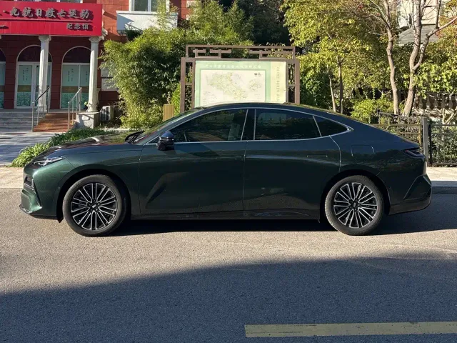 Geely Galaxy Xingyao 8 — Фото автомобиля 3
