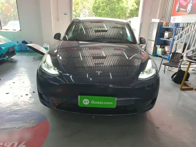 Tesla Model Y — Фото автомобиля 2