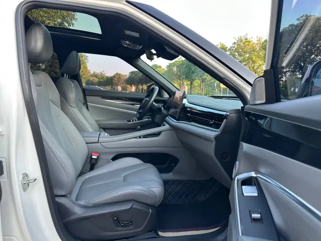 Geely Boyue — Фото автомобиля 11