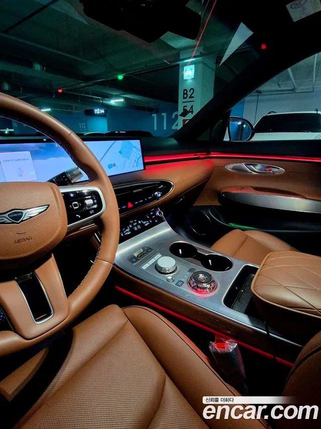 Genesis GV70 — Фото автомобиля 12