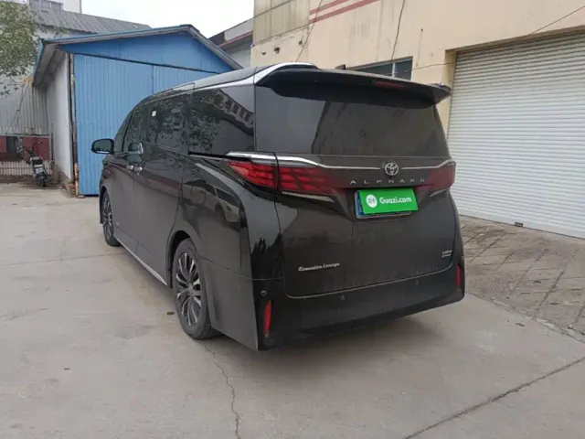 Toyota Alphard — Фото автомобиля 4
