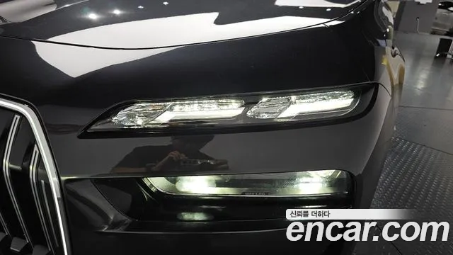 BMW 7-Series — Фото автомобиля 12