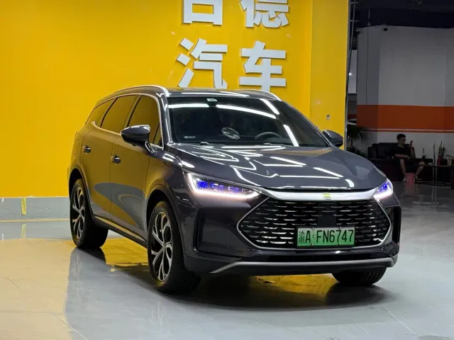 BYD Tang — Фото автомобиля 3