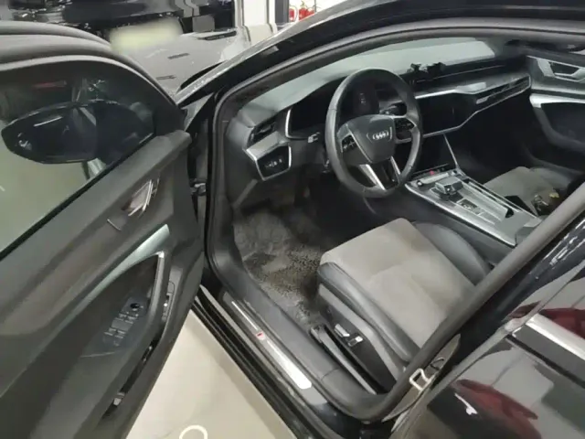 Audi A6L — Фото автомобиля 12