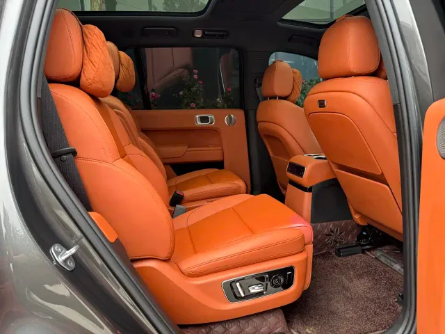 Li Auto L9 — Фото автомобиля 15