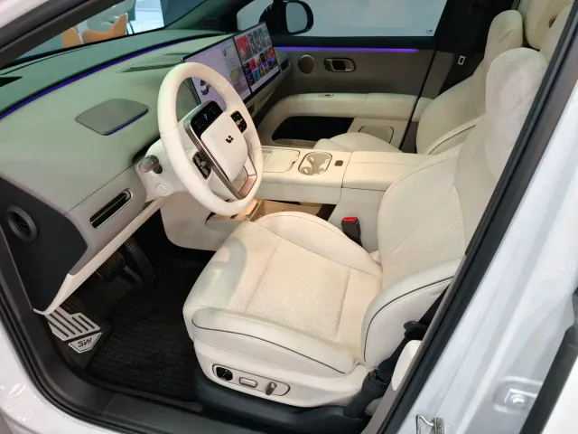 Li Auto i6 — Фото автомобиля 13