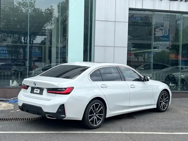 BMW 3 Series — Фото автомобиля 10