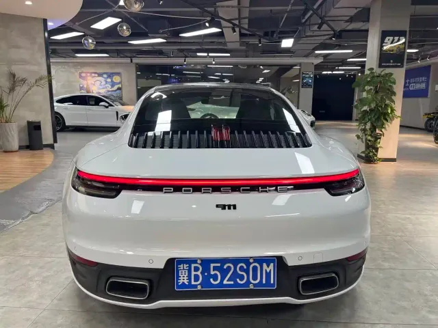 Porsche 911 — Фото автомобиля 6