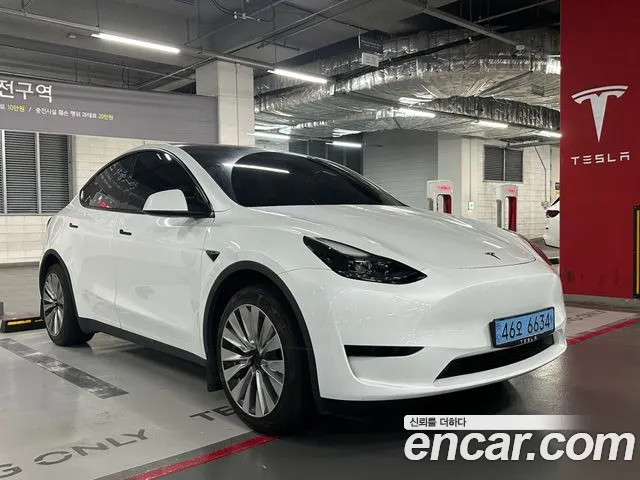 Фотография автомобиля — Tesla Model Y