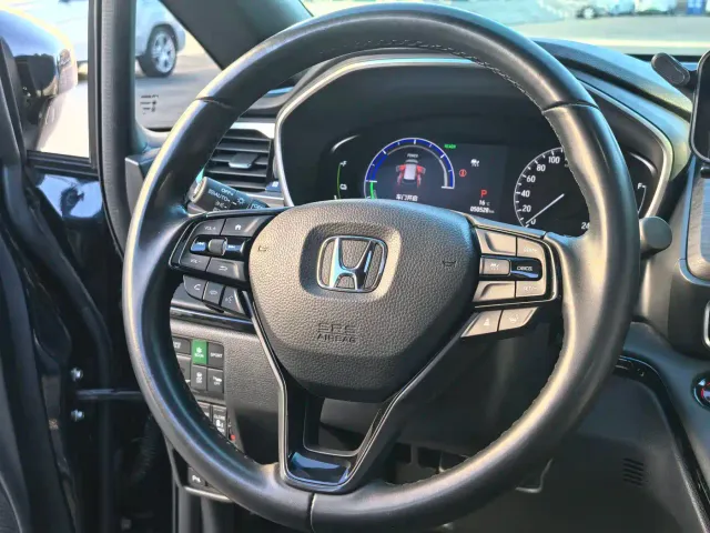 Honda Odyssey — Фото автомобиля 13