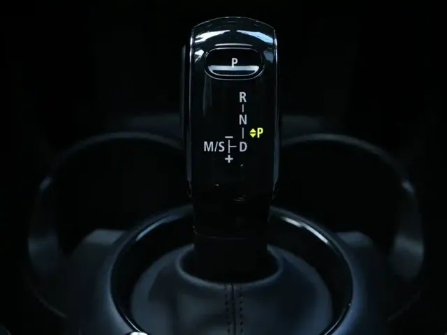 MINI Hatch — Фото автомобиля 16