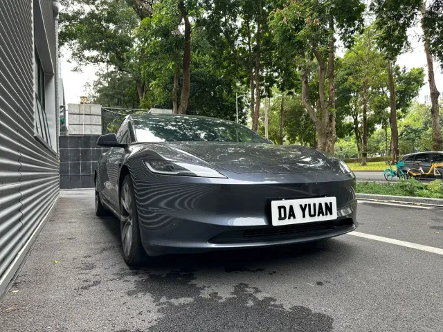 Tesla Model 3 — Фото автомобиля 3