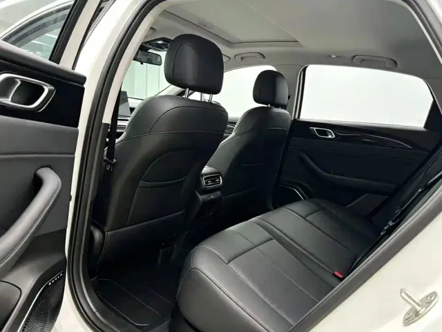 Geely Emgrand — Фото автомобиля 6