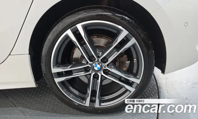 BMW 1 Series F40 — Фото автомобиля 6