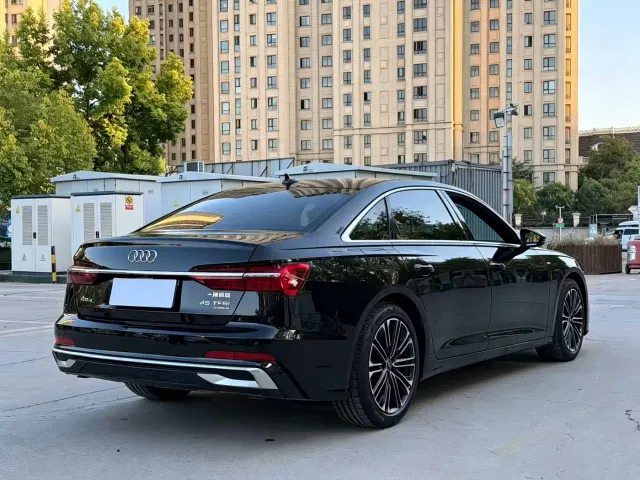 Audi A6L — Фото автомобиля 15