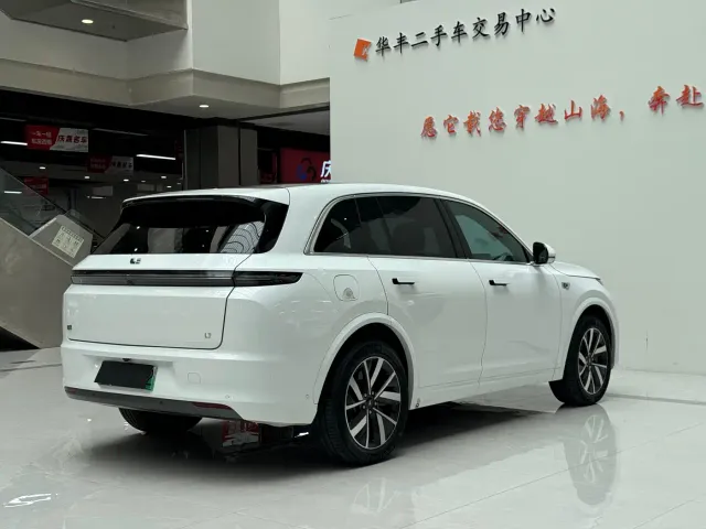 Li Auto L7 — Фото автомобиля 15