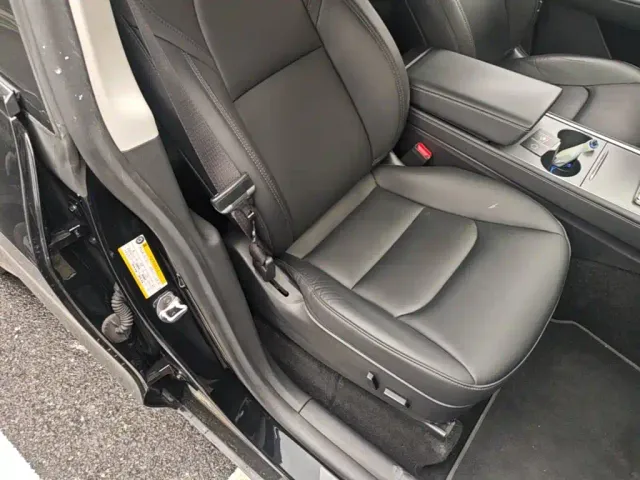 Tesla Model Y — Фото автомобиля 19