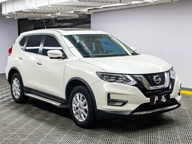 Nissan X-Trail — Фото автомобиля 3