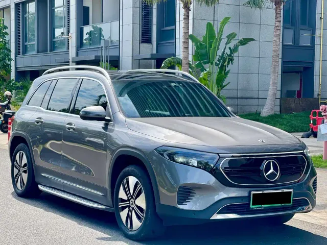 Mercedes-Benz EQB — Фото автомобиля 3