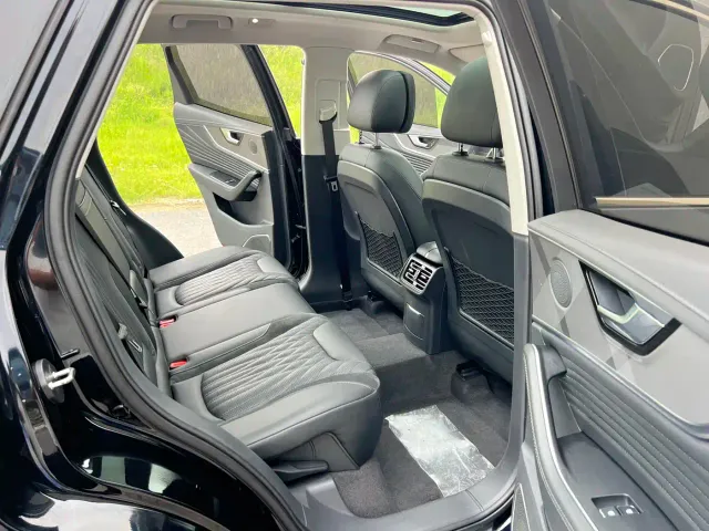 Hongqi HS5 — Фото автомобиля 18