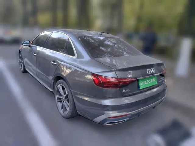 Audi A4L — Фото автомобиля 4
