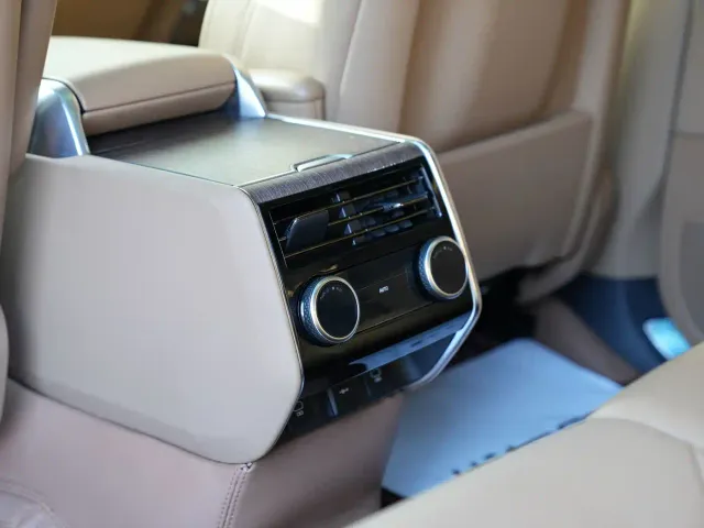 Land Rover Range Rover — Фото автомобиля 14