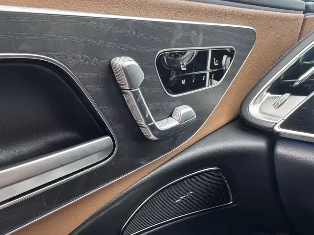 Mercedes-Benz E-Class — Фото автомобиля 6