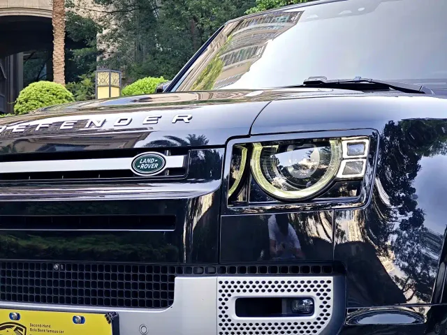 Land Rover Defender — Фото автомобиля 7