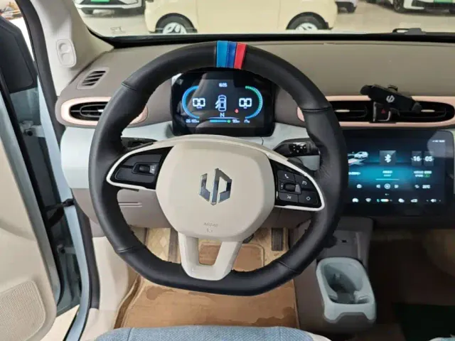 Leapmotor T03 — Фото автомобиля 10