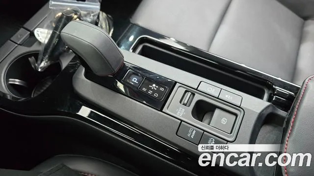Toyota Prius Generation 5 — Фото автомобиля 8