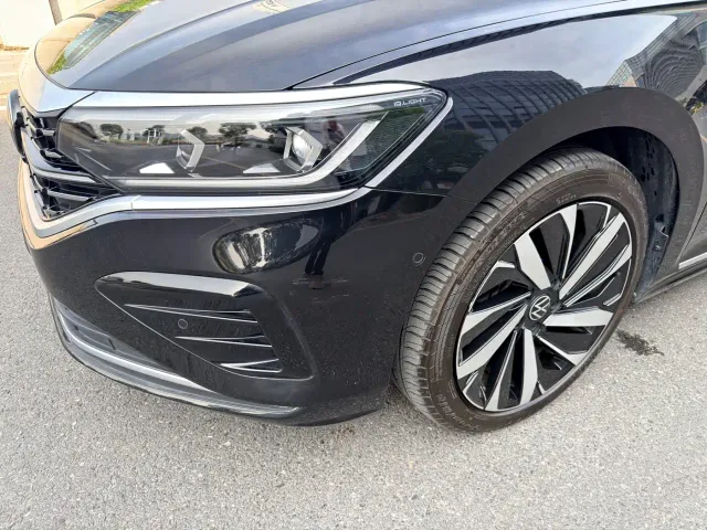 Volkswagen Passat — Фото автомобиля 17