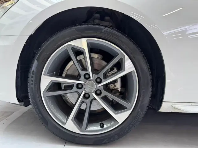Audi A4L — Фото автомобиля 22