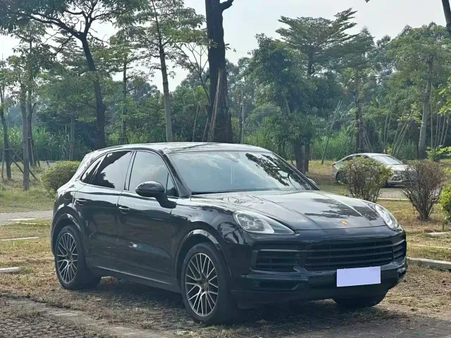 Porsche Cayenne — Фото автомобиля 3