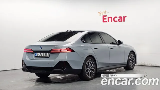 BMW 5-Series 5 серия (G60) 523d M Sport — Фото автомобиля 2