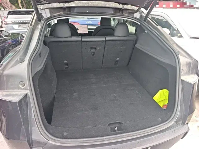 Tesla Model Y — Фото автомобиля 18