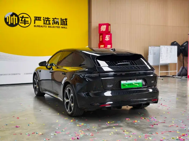 Nio ET5 Touring — Фото автомобиля 4