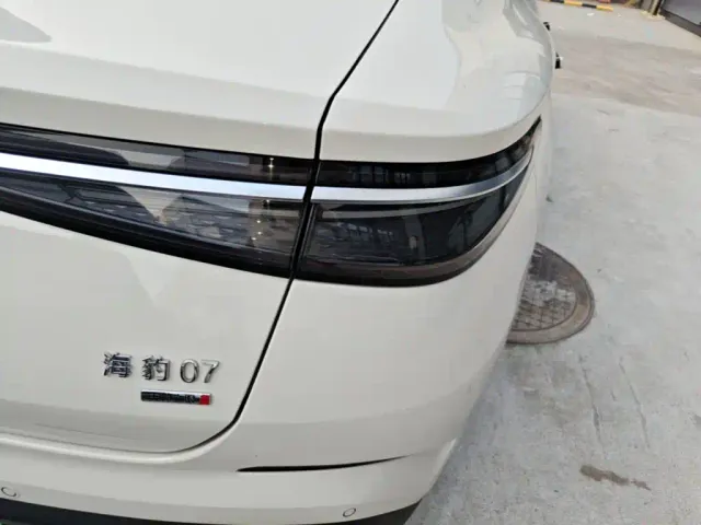 BYD Seal 07 DM-i — Фото автомобиля 7