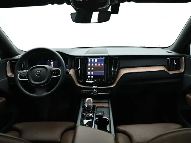 Volvo XC60 — Фото автомобиля 13