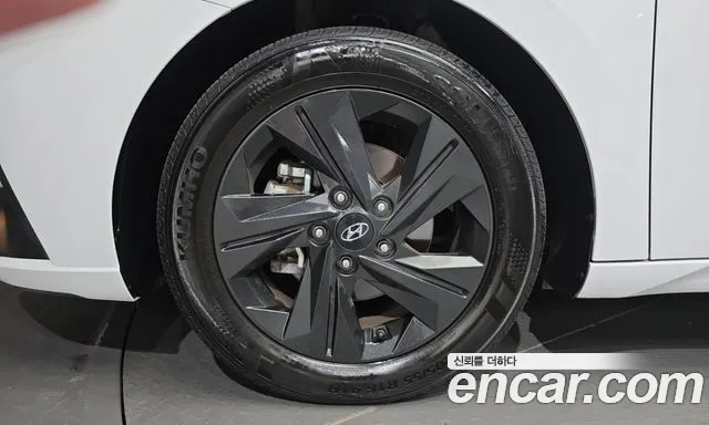 Hyundai Avante CN7 — Фото автомобиля 5