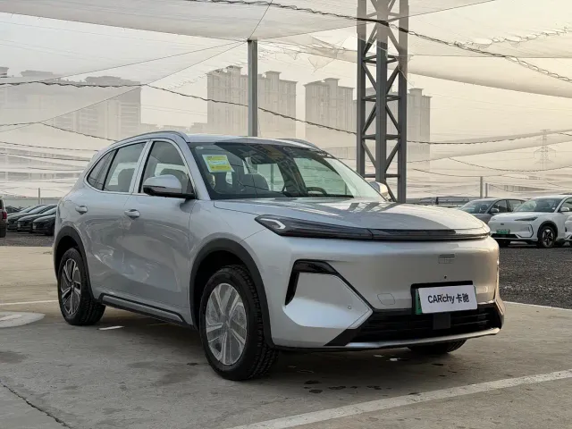 Geely Galaxy Starship 7 EM-i — Фото автомобиля 3