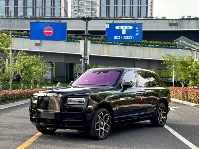 Rolls-Royce Cullinan — Фото автомобиля 3
