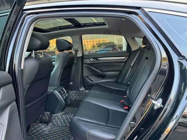 Honda Accord — Фото автомобиля 6