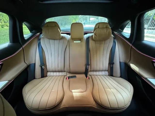 Mercedes-Benz E-Class — Фото автомобиля 9